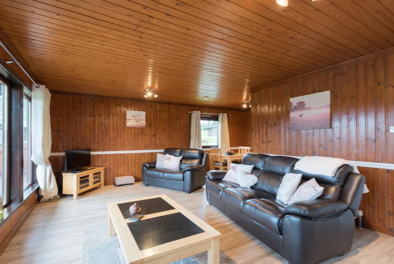 Bluebell Lodge 9 With Hot Tub นิวตันสจวร์ต ภายนอก รูปภาพ