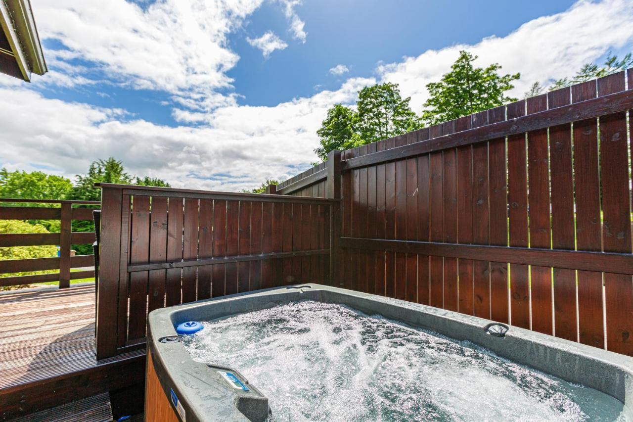 Bluebell Lodge 9 With Hot Tub นิวตันสจวร์ต ภายนอก รูปภาพ